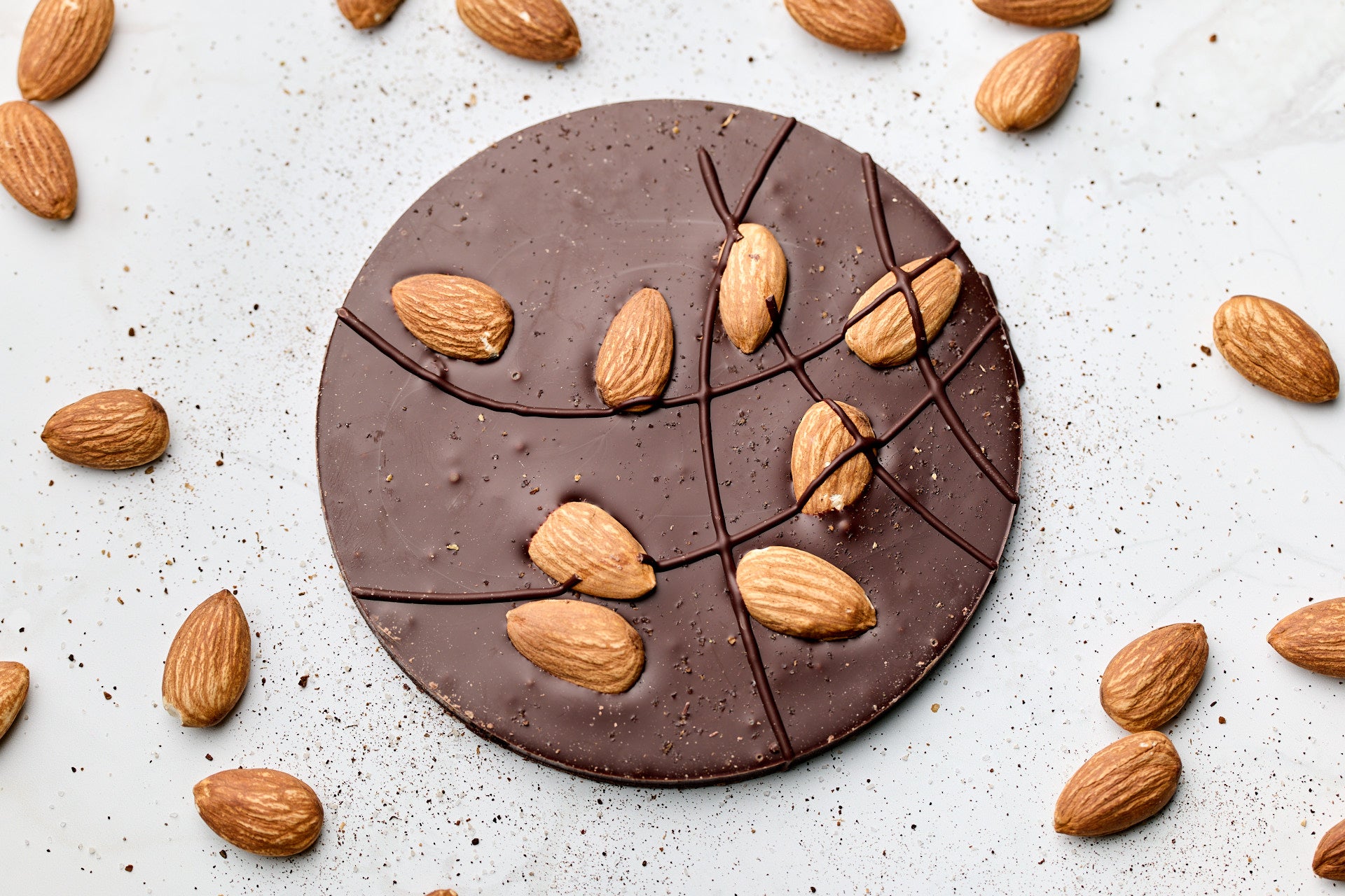 Disk | Almond & Gin Salt | French Dark Chocolate | 62% Cacao | 80g